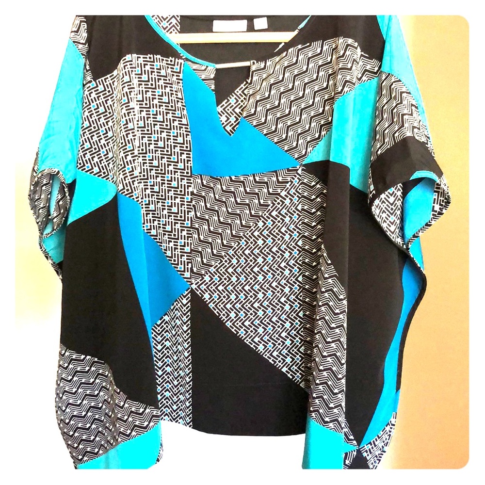 New York and co. Size small blouse. Open arms